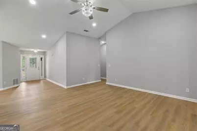 4680 Sterling Oaks Court, Lilburn, GA 30047 - Photo 5