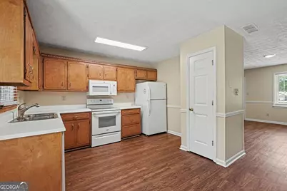 2835 Shane Drive, Snellville, GA 30078 - Photo 5