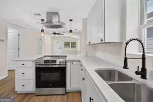 718 W 51st St, Savannah, GA 31405 - Photo 9
