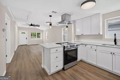 718 W 51st Street, Savannah, GA 31405 - Photo 11