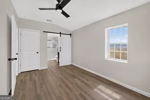 718 W 51st St, Savannah, GA 31405 - Photo 15