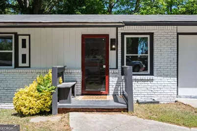 100 Pine Circle, Jonesboro, GA 30236 - Photo 3