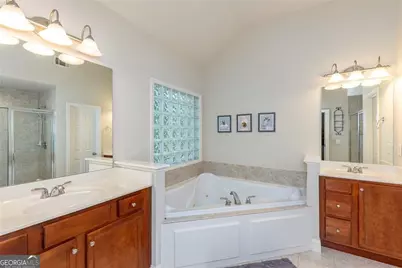 5561 Julian Place, Atlanta, GA 30342 - Photo 21