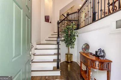 5561 Julian Place, Atlanta, GA 30342 - Photo 5