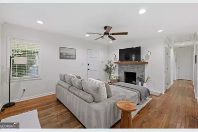 209 E 65th Street, Savannah, GA 31405 - Photo 5