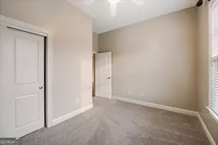 1067 Creekwood Cir, Madison, GA 30650 - Photo 7