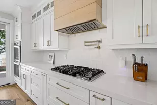 1008 Herndon St NW, Atlanta, GA 30318 - Photo 7