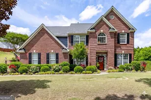 933 Cruce Lake Dr, Hoschton, GA 30548 - Photo 1