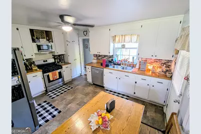 610 Spencer Street, Barnesville, GA 30204 - Photo 17