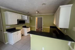 3450 Weeping Willow Ln, Loganville, GA 30052 - Photo 3