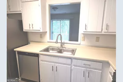 5779 North  Castlegate Road #B, College Park, GA 30349 - Photo 3