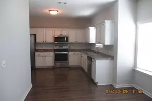 1252 Evergreen Trl, Hinesville, GA 31313 - Photo 3
