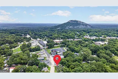 1070 Forrest Avenue, Stone Mountain, GA 30083 - Photo 23