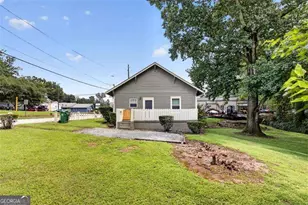 1070 Forrest Ave, Stone Mountain, GA 30083 - Photo 7