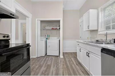1070 Forrest Avenue, Stone Mountain, GA 30083 - Photo 9