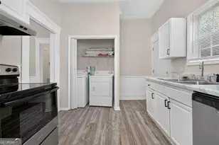 1070 Forrest Ave, Stone Mountain, GA 30083 - Photo 9