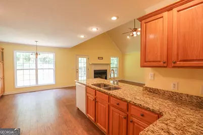 302 W Lakeview Drive NE, Milledgeville, GA 31061 - Photo 9