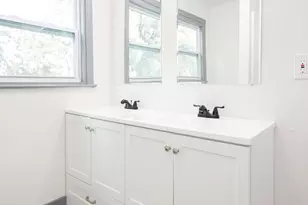 124 E Chappell St, Griffin, GA 30223 - Photo 9