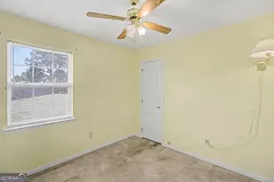 2011 Ossabaw Dr, Hinesville, GA 31313 - Photo 15