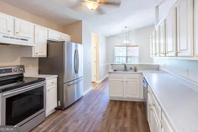 305 Bradford Court, Auburn, GA 30011 - Photo 11