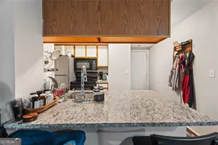 795 Hammond Dr, Atlanta, GA 30328 - Photo 7