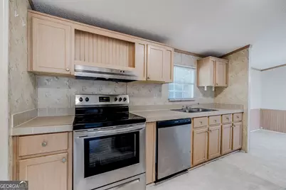 437 Burkhalter Circle, Claxton, GA 30417 - Photo 7