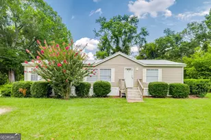 437 Burkhalter Cir, Claxton, GA 30417 - Photo 1