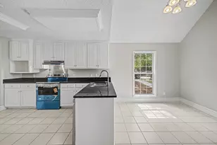 1621 Moore St, Adel, GA 31620 - Photo 9