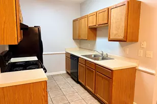 746 Boston Common, Atlanta, GA 30349 - Photo 5
