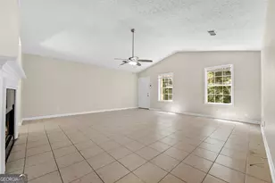 220 Splitwood Ln, Fairburn, GA 30213 - Photo 9