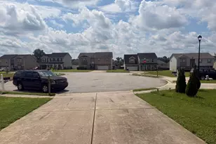 6869 Lockley Ct, Rex, GA 30273 - Photo 3