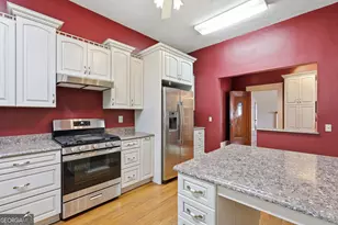 359 E Tugalo St, Toccoa, GA 30577 - Photo 25