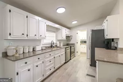 1180 Green Briar Drive, Madison, GA 30650 - Photo 15