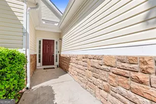 35 Bedford Park Dr, Newnan, GA 30263 - Photo 5