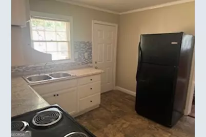 5161 Phillips Drive, Forest Park, GA 30297 - Photo 5