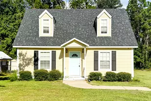 67 Charlton, Hazlehurst, GA 31539 - Photo 1