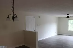 3301 Fairington Club Dr, Lithonia, GA 30038 - Photo 5