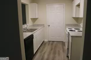 3301 Fairington Club Dr, Lithonia, GA 30038 - Photo 3