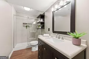 73 Montre Square, Atlanta, GA 30327 - Photo 17