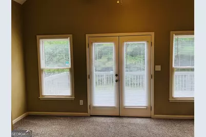 70 Indian Bluff Drive, Sharpsburg, GA 30277 - Photo 9