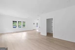 1046 Mayson Turner Rd NW, Atlanta, GA 30314 - Photo 9