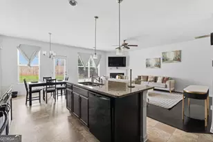 565 Dasheill Ln, Atlanta, GA 30349 - Photo 9