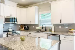 398 Sunset Dr, Statham, GA 30666 - Photo 7