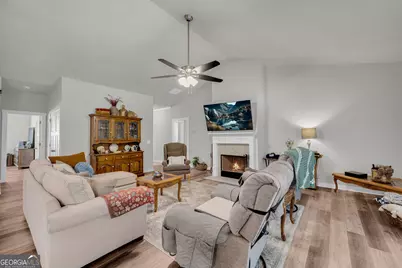 237 N Point Circle, Hartwell, GA 30643 - Photo 7