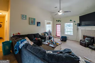 601 Red Oak Ln, Hinesville, GA 31313 - Photo 5