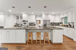 2986 Mornington Dr NW, Atlanta, GA 30327 - Photo 9