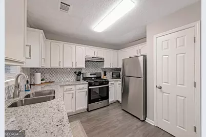 6839 Sandy Creek Drive, Riverdale, GA 30274 - Photo 9