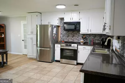 307 Pinewood Drive, Dublin, GA 31021 - Photo 11