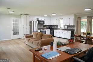 307 Pinewood Dr, Dublin, GA 31021 - Photo 5