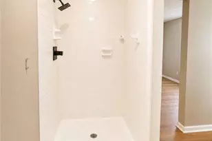 3254 Strawberry Ln, Decatur, GA 30034 - Photo 9